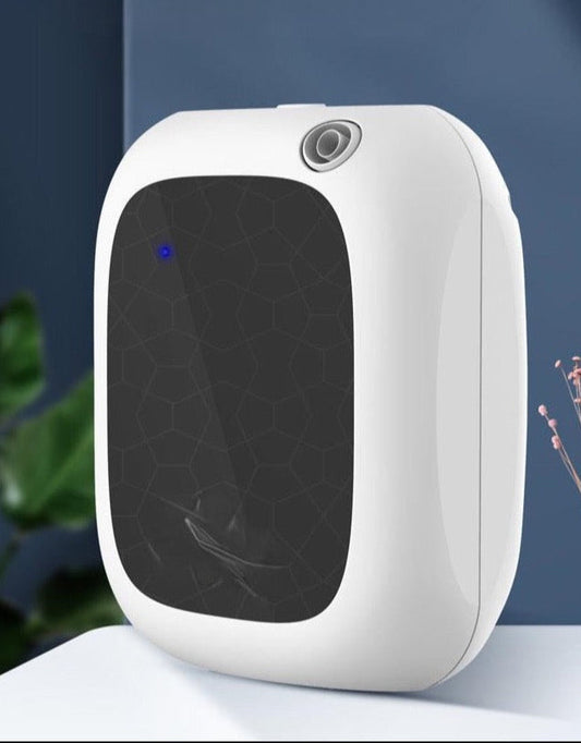 Difuzor X200 cu posibilitate de montat pe perete sau poziționat pe mobila. Disponibil pe alb.